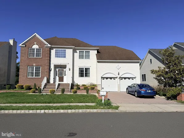 9 Mission Dr, Monroe Township, NJ 08831