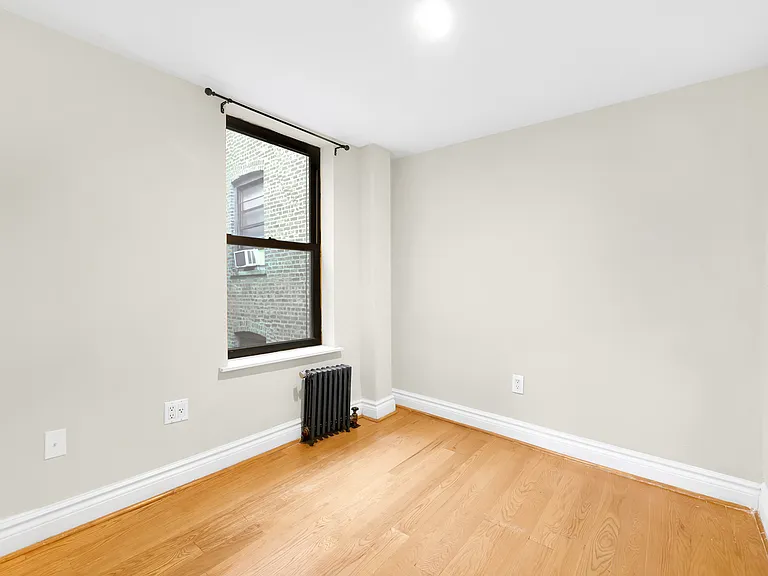 98 Christopher St #12A — Photo 5