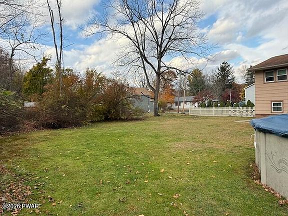 3rd image of 910 2nd St