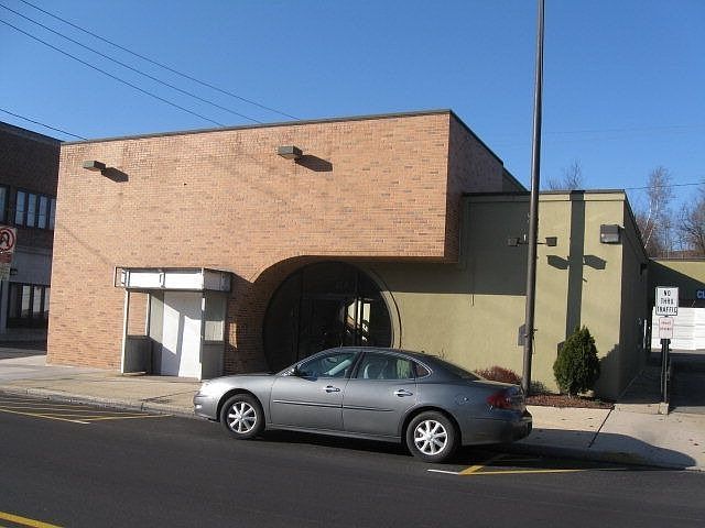 1st image of 139 W Centre St