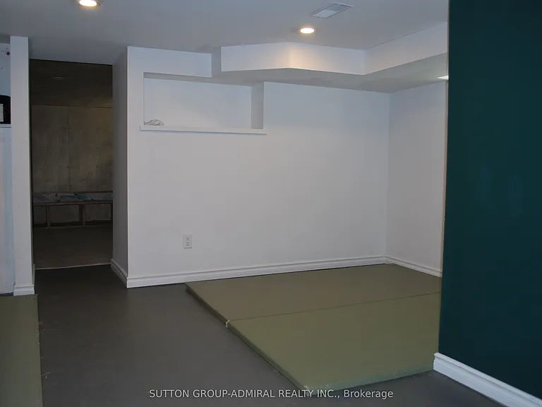 101 Laughton Ave — Photo 33