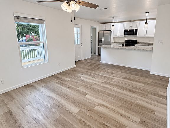 3rd image of 124 W 10th Ave