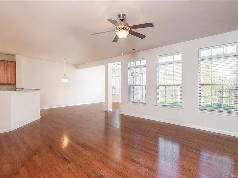 9722 Springholm Dr — Photo 14