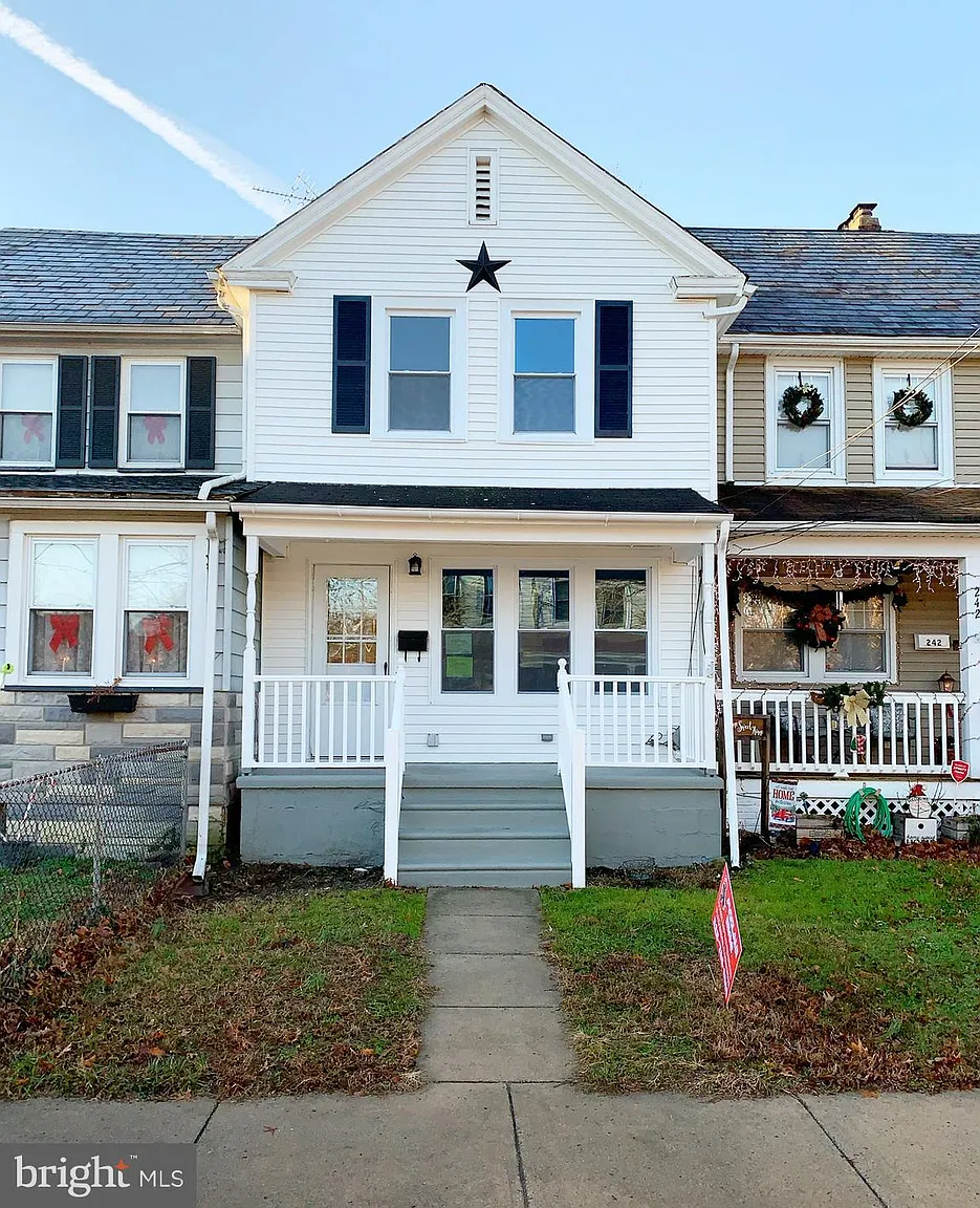 240 Harrison St photo 1