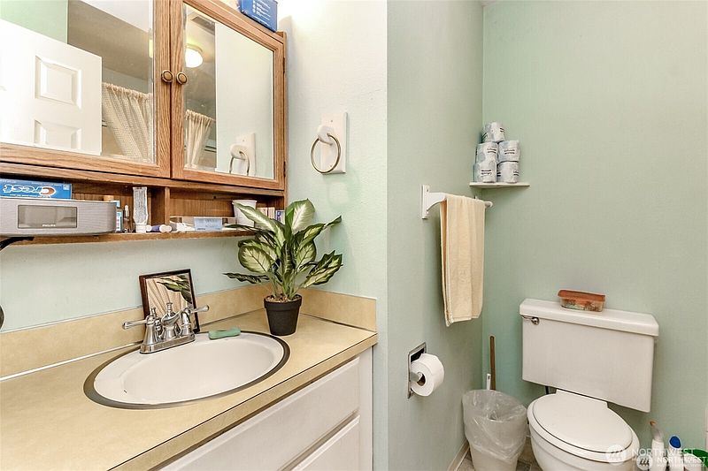 2nd image of 12501 SE 203 Place SE