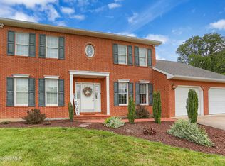 204 Cornfield Cir, Lewistown, PA 17044