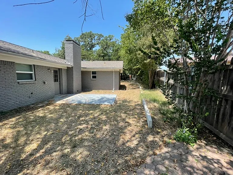 2232 Shady Brook Dr — Photo 25