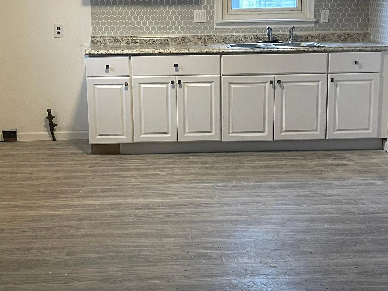 3 bed, 1043 sqft, $1,500 — Photo 2