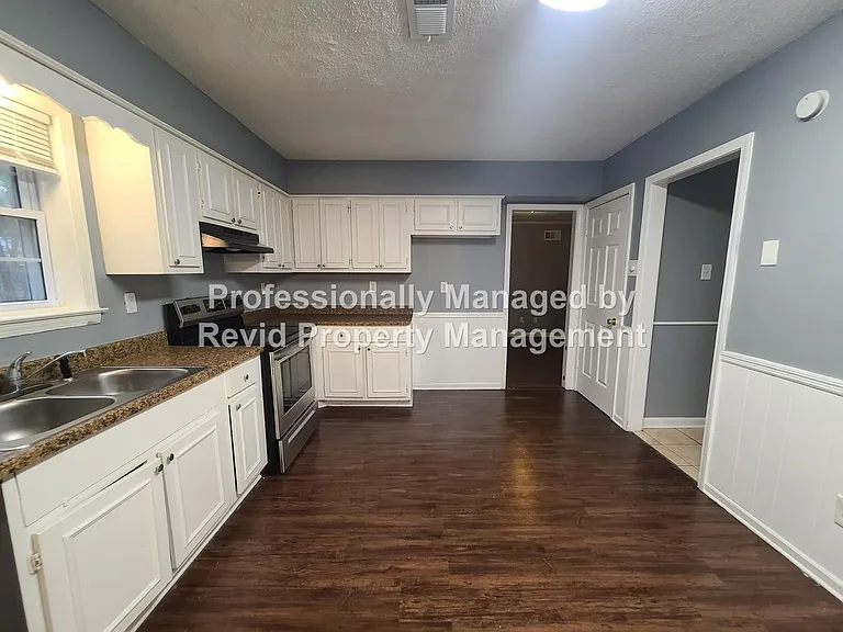 6771 Bainbridge Dr — Photo 17