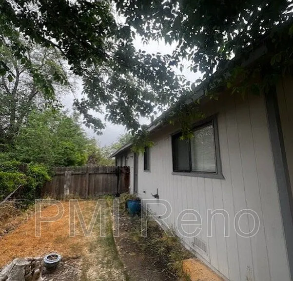 1062 H St — Photo 10