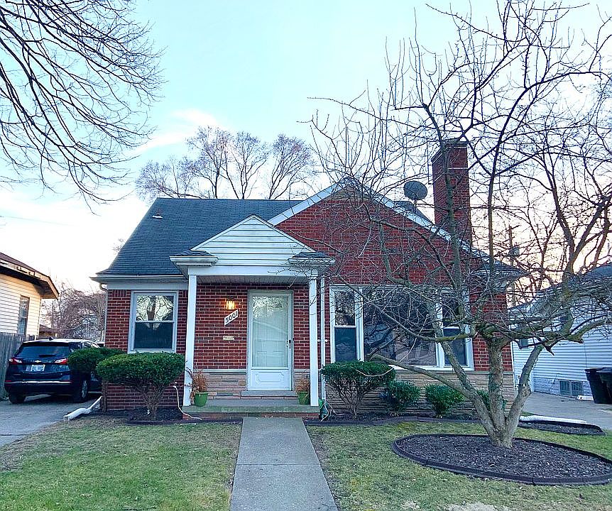2nd image of 5001 Lafontaine St