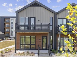 9352 S Alder Pl #106, Oak Creek, WI