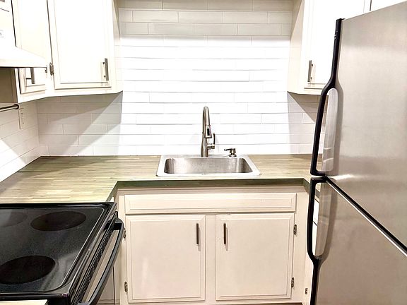 4th image of 10 Wild Oaks Rd APT 208