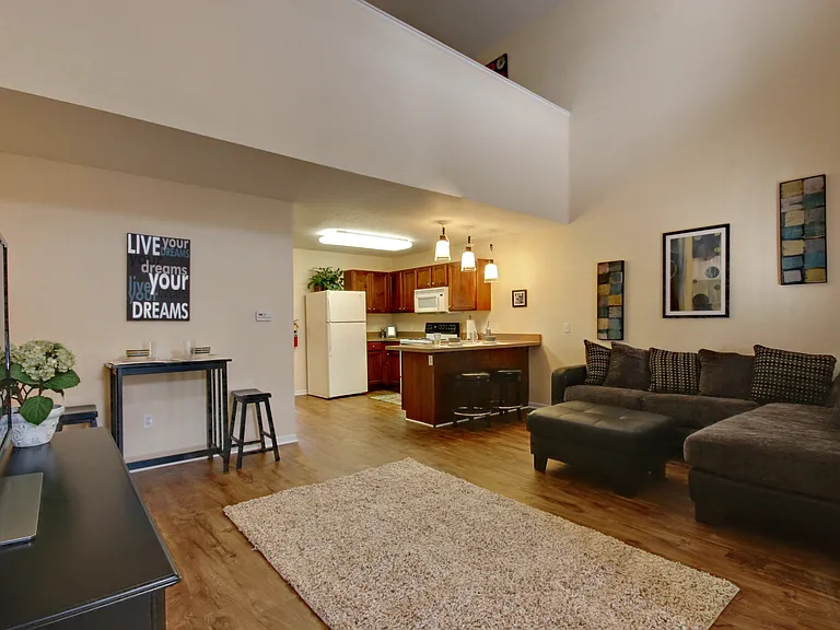 Two story / Drive under living room
