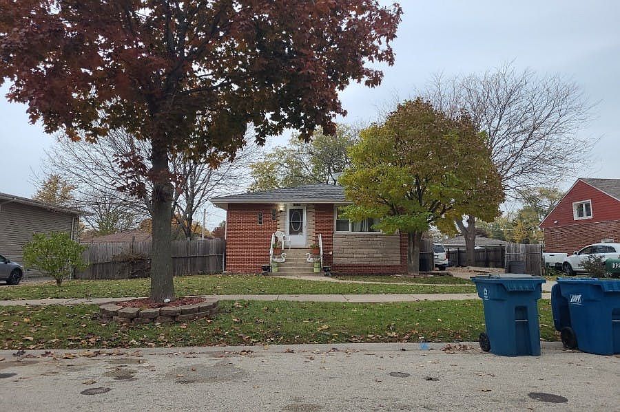 1st image of 1321 Brookwood St