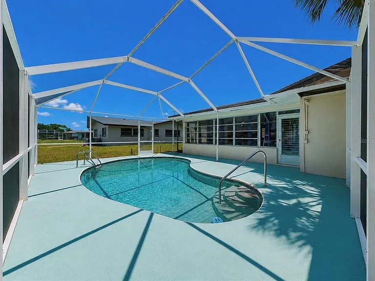 1725 Bikini Ct — Photo 32