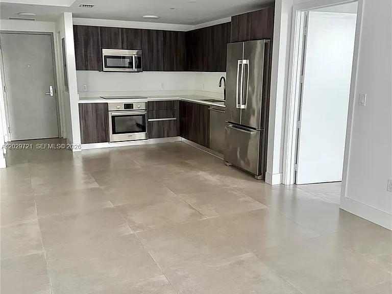 488 NE 18th St #705 — Photo 11
