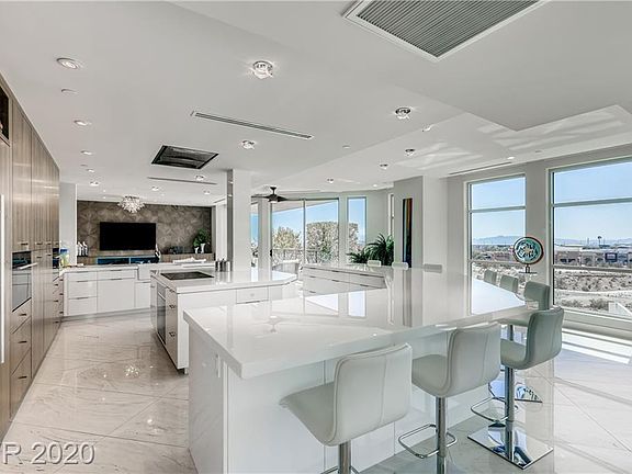 3rd image of 9101 Alta Dr Unit 201