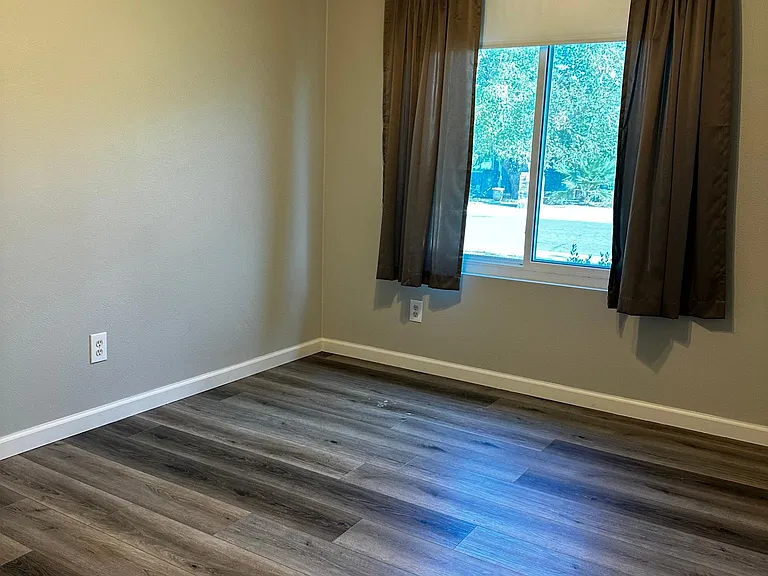 2514 E Michigan Ave — Photo 9