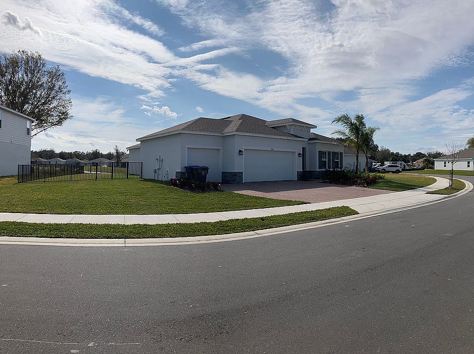 1st image of 2563 Landing Dr