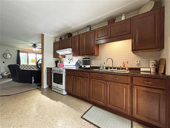 5th image of 2355 27 1/2 Avenue