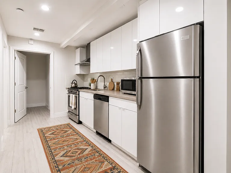 1117 Lafayette Ave #2R — Photo 6