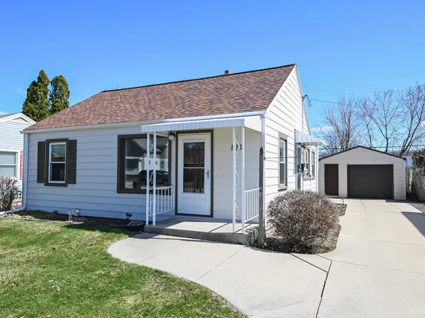 812 South 109th STREET, West Allis, WI 53214
