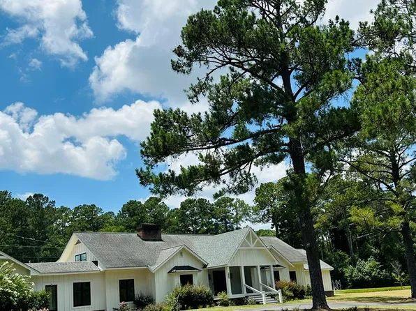 1501 Cypress Ln, Douglas, GA 31533