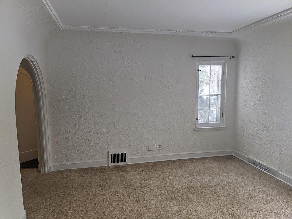 Living room with archway