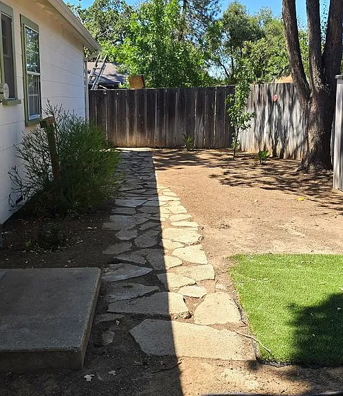 6505 Marchant Ave — Photo 2