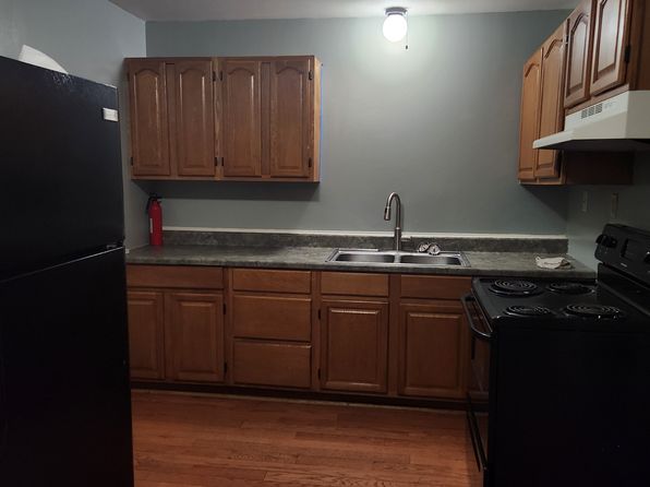 452 Main St #4