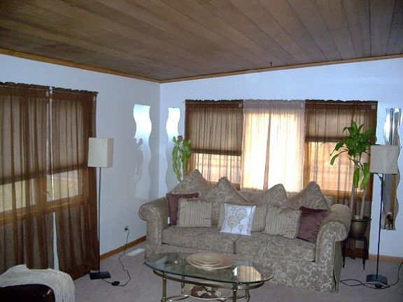 2nd image of 474 Shabbona Dr