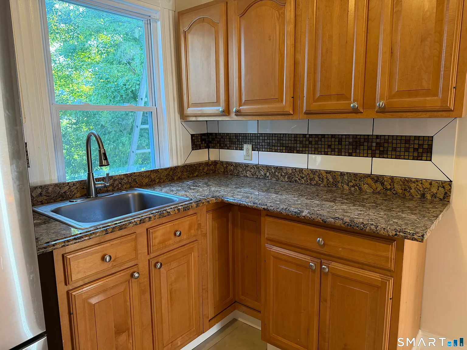 2 bed, 1.0 bath, 3726 sqft, $1,500 — Photo 3