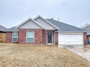 10524 Willow Ridge Dr, Midwest City, OK 73130