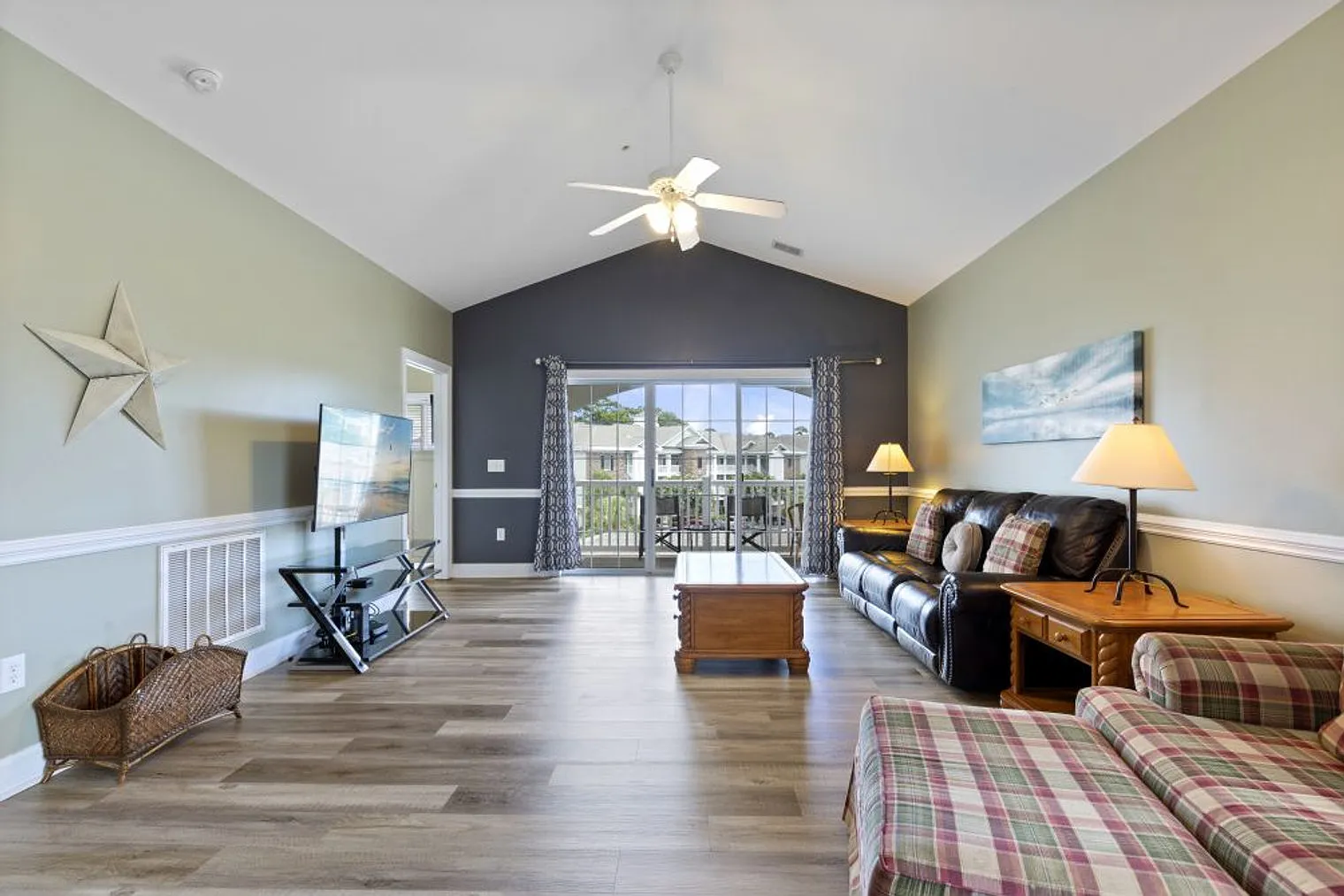 2 bed, 2.0 bath, 1194 sqft, $2,949 — Photo 1