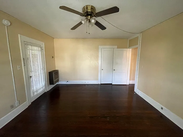 125 7th Ave NE #D1 — Photo 5