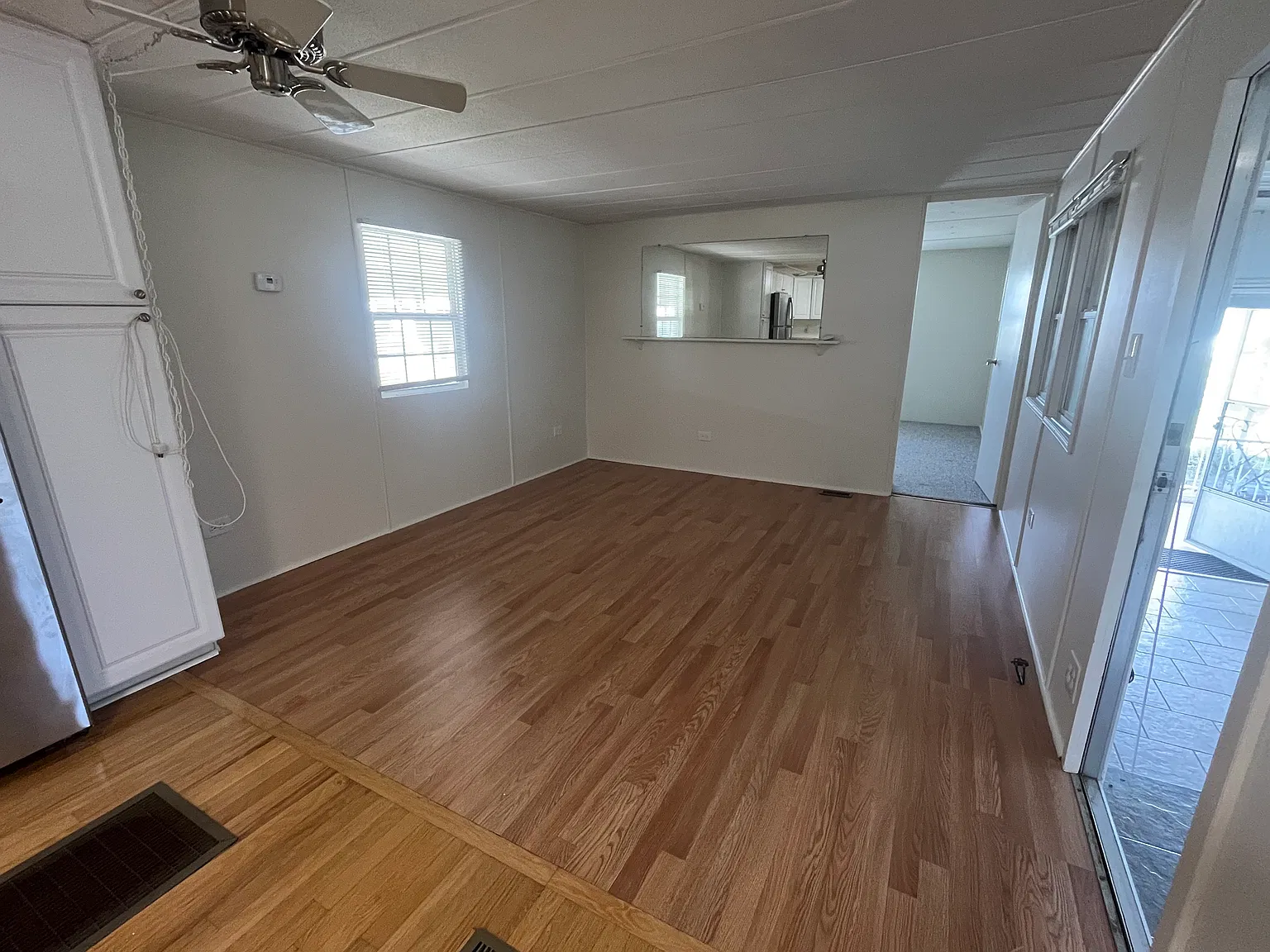 2 bed, 1.5 bath, 800 sqft, $1,300 — Photo 3