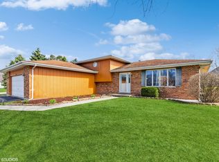 23001 S Michael Dr, Channahon, IL 60410