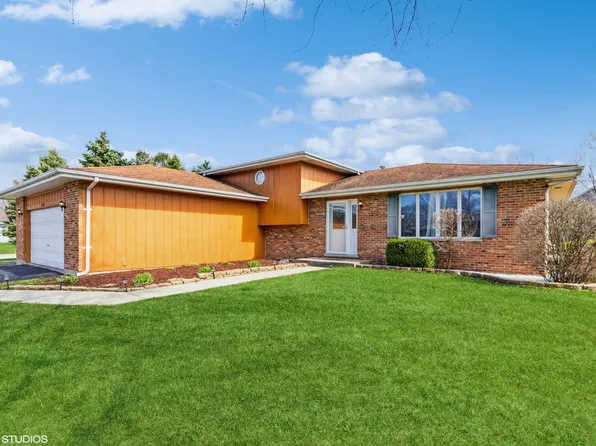 23001 S Michael Dr, Channahon, IL 60410