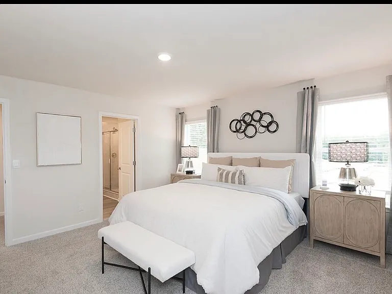 2750 Hawthorne Way — Photo 3