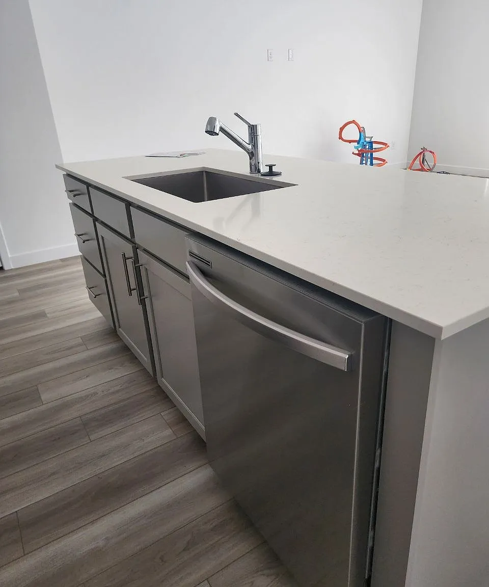 3 bed, 2.5 bath, 1714 sqft, $2,250 — Photo 4
