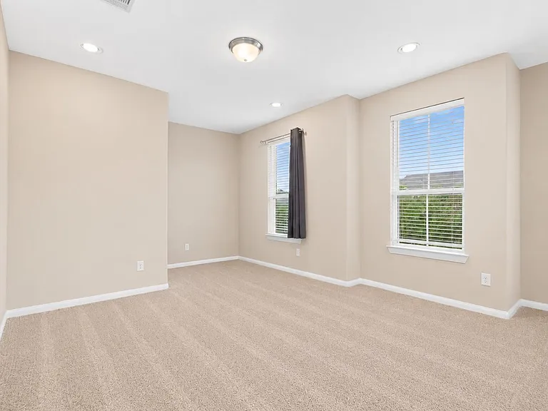 22503 Miramar Bend Dr — Photo 29