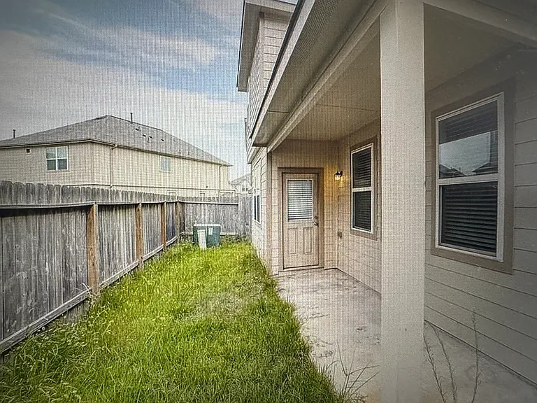 5810 Flinders River Trl — Photo 2