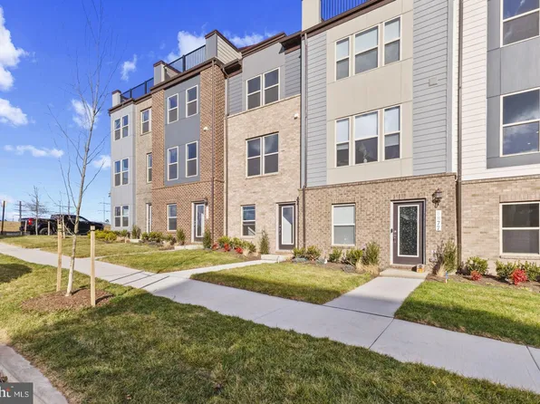 8979 Katherine Johnson Ave, Manassas, VA 20109