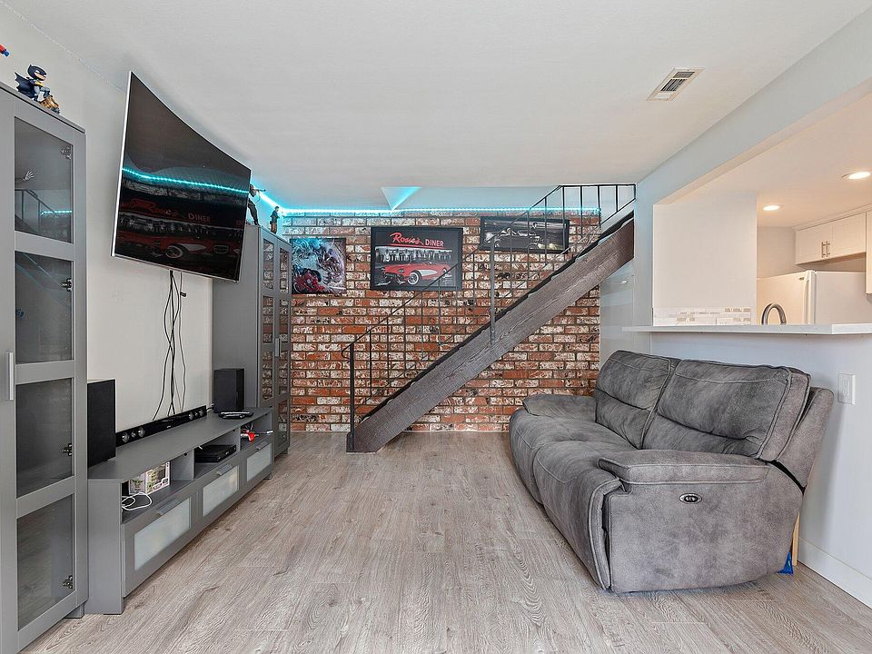 1st image of 2018 Calle La Sombra Unit 3