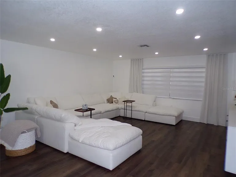 1802 Los Alamos Dr — Photo 41