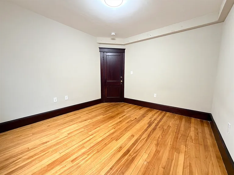 4 Glade St #2 — Photo 26