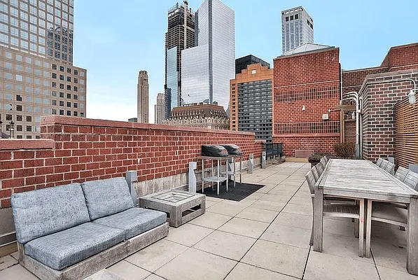 Rented by SERHANT. | media 20