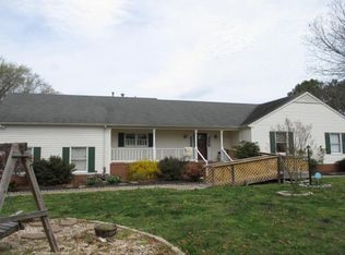 36 Betz Ln, Hampton, VA 23666