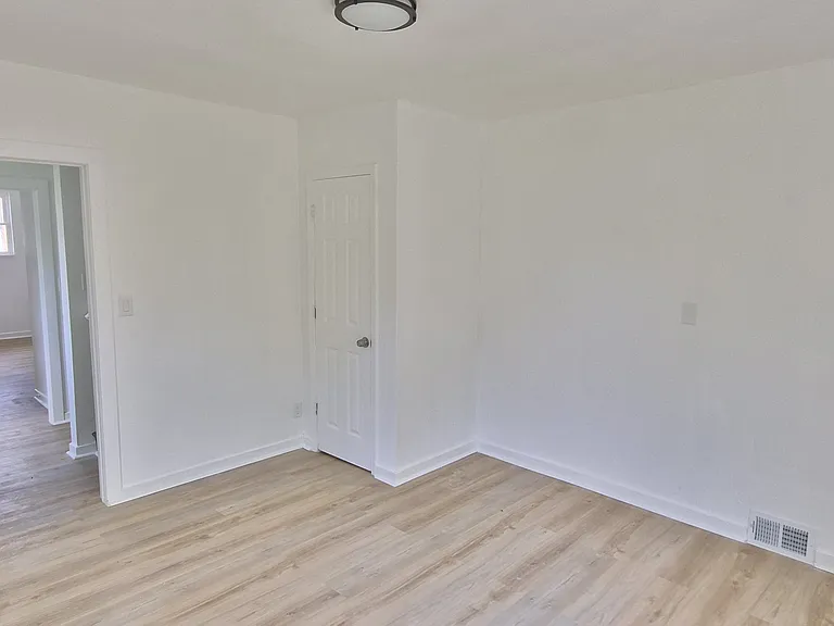 1025 Kenneth Ave #2 — Photo 12